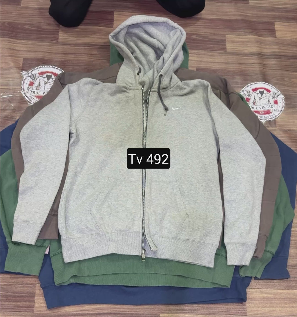 Mixed Brand Hoodie & Sweatshirt Bundle (6 PCS) – Nike, Polo Ralph Lauren, NFL, The North Face (Grade A/B/C)